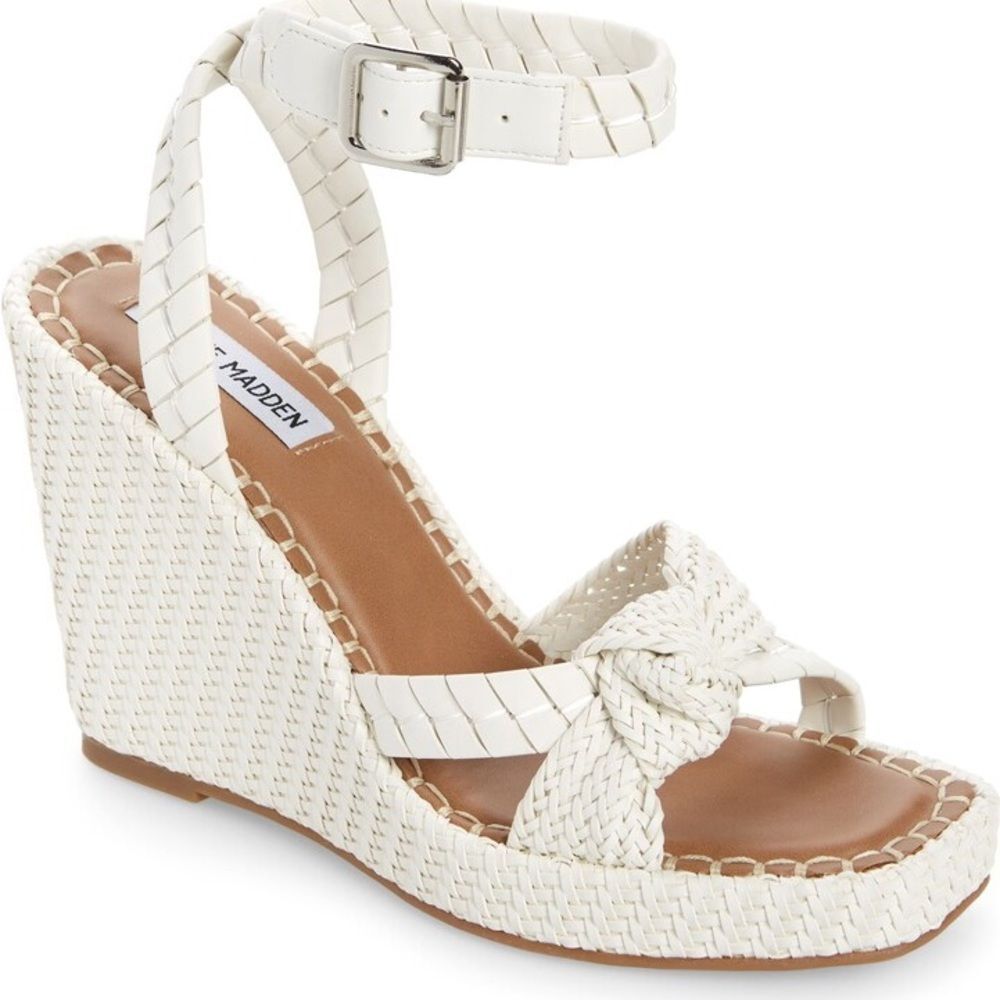 STEVE MADDEN Jylan Wedge Sandal in White *New In Box